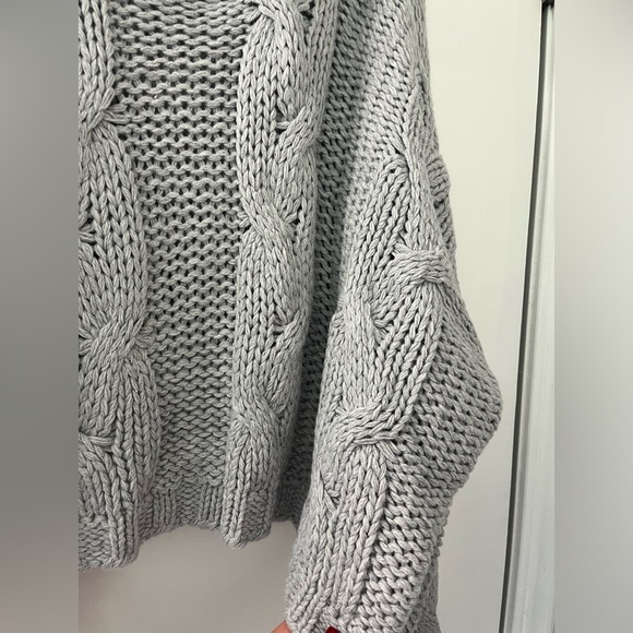 HYFVE Grey chunky cable knit cropped turtle neck sweater in medium - Picture 5 of 16